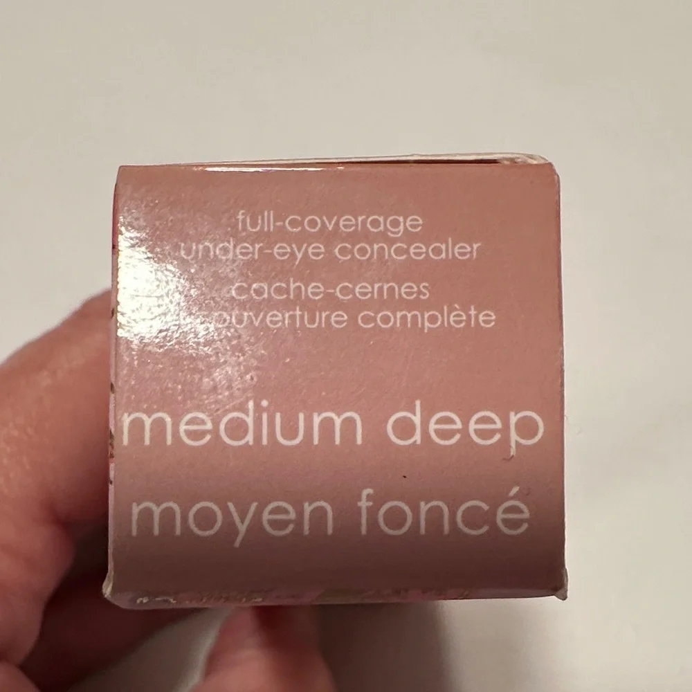 3/$15 🌸 WINKY LUX Peeper Perfect Concealer
